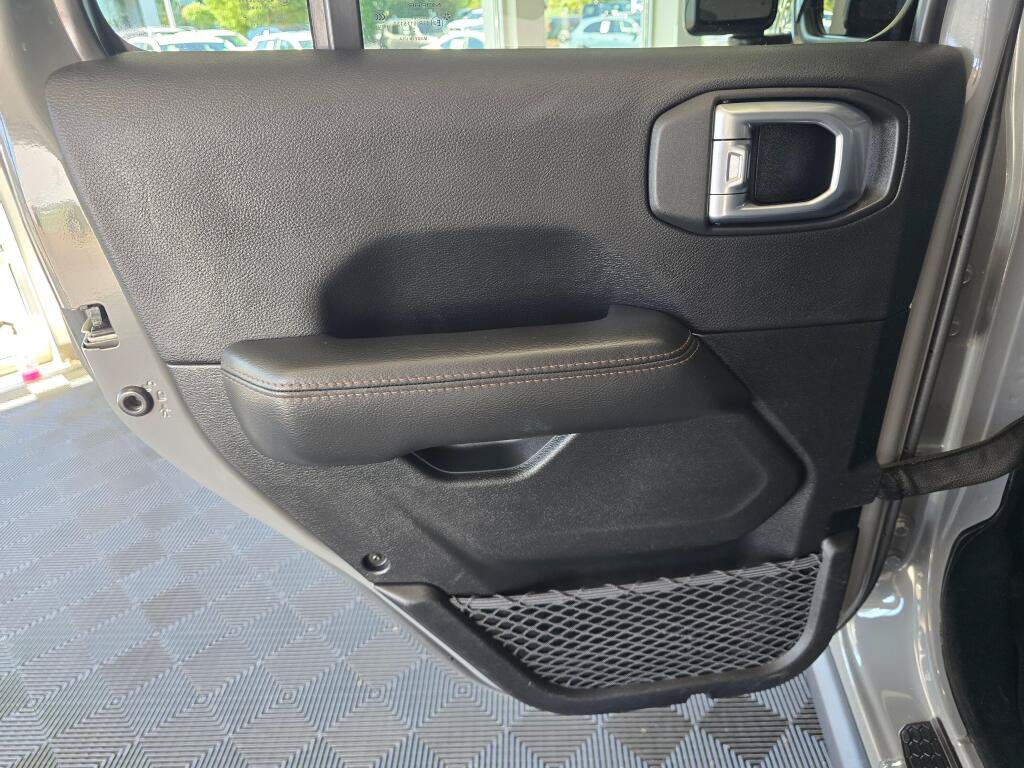 Used 2021 Jeep Wrangler Unlimited Rubicon AWD/4WD image 39