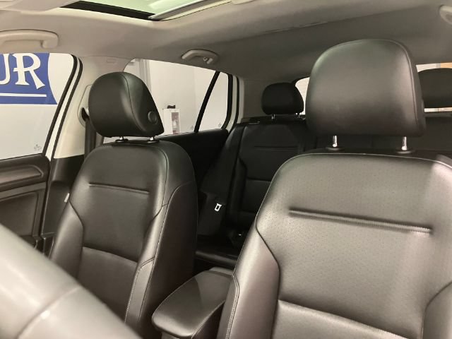 Used 2020 Volkswagen Golf 4-Door FWD image 43