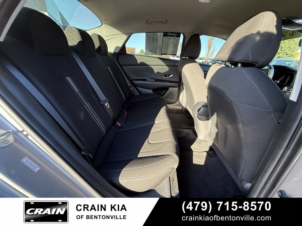 Used 2022 Hyundai Elantra SEL image 27