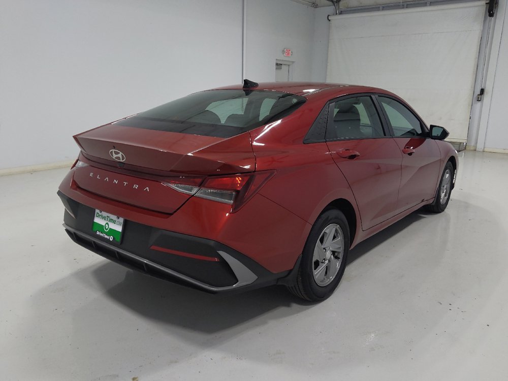 Used 2025 Hyundai Elantra SE FWD image 9