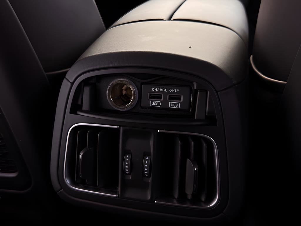 Used 2024 Maserati Levante GT Ultima image 25