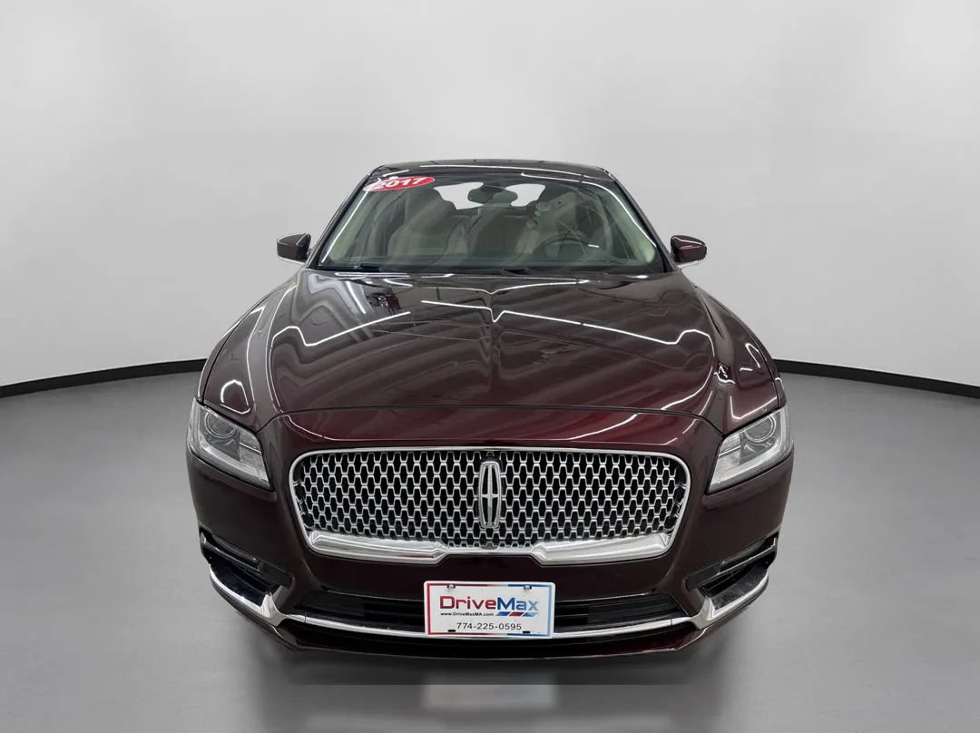 Used 2017 Lincoln Continental Select FWD image 2
