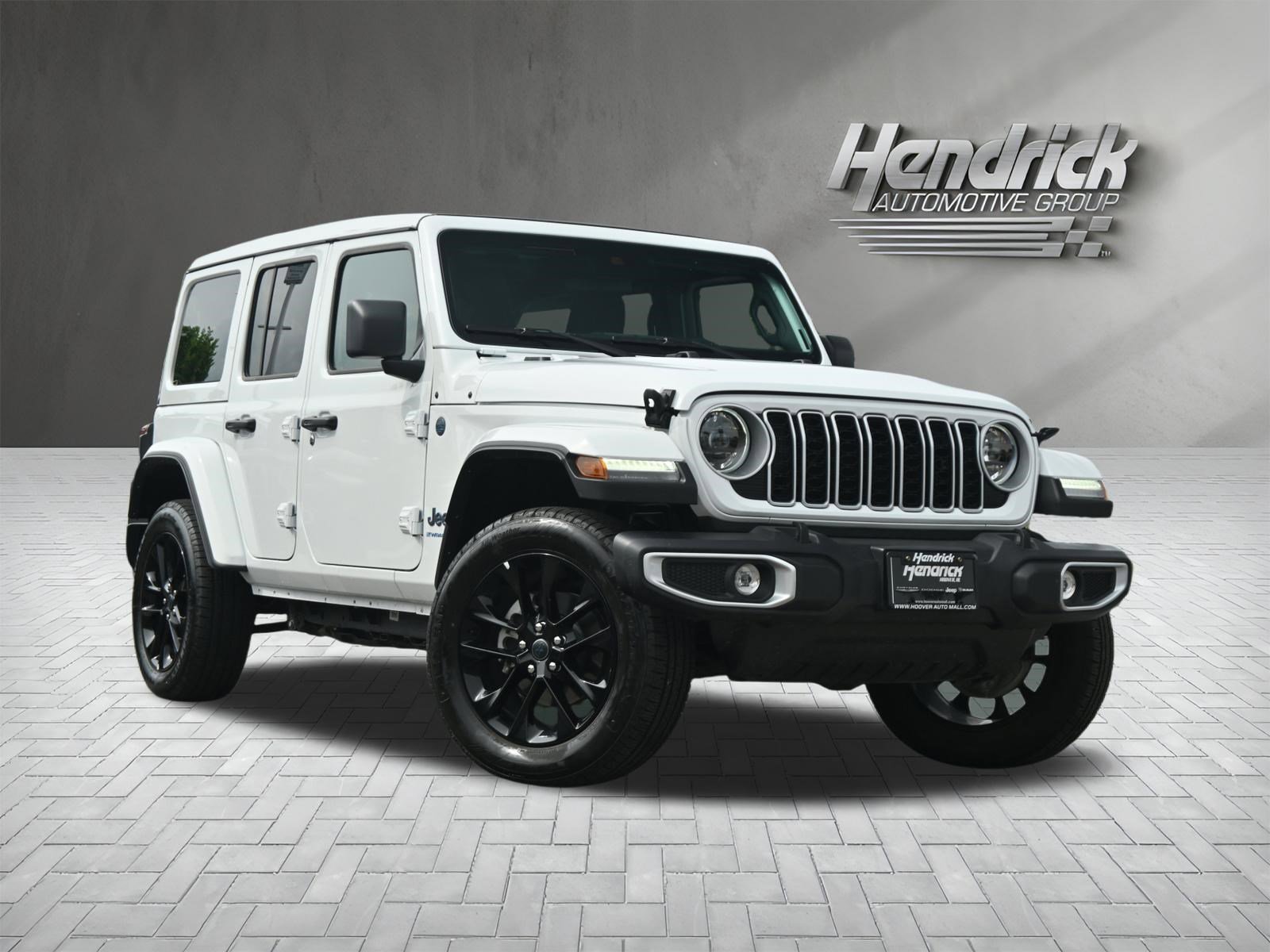 Used 2025 Jeep Wrangler Unlimited Sahara w/ Safety Group AWD/4WD image 2