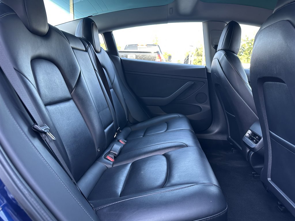 Used 2022 Tesla Model 3 Standard Range Plus RWD image 27