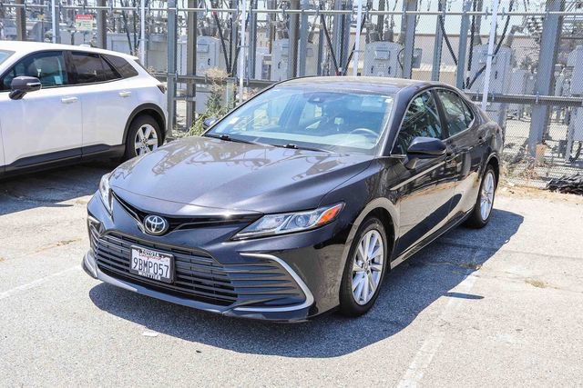 Used 2022 Toyota Camry LE w/ Carpet Mat Package (TMS) FWD image 5