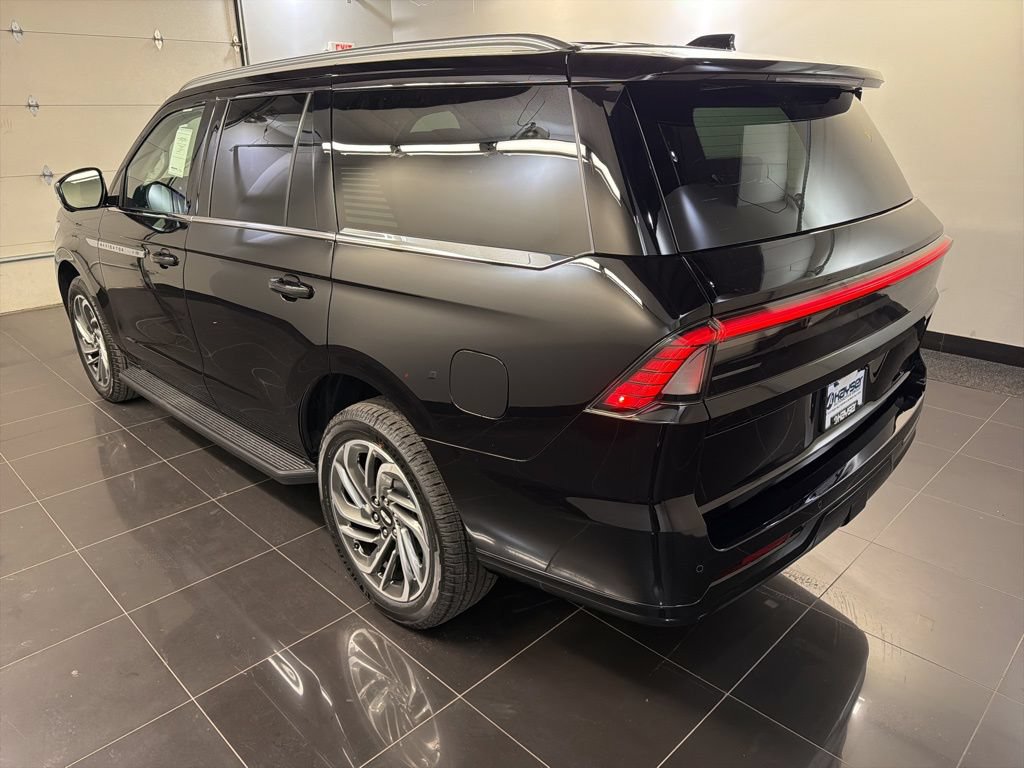 New 2026 Lincoln Navigator Premiere AWD/4WD image 4