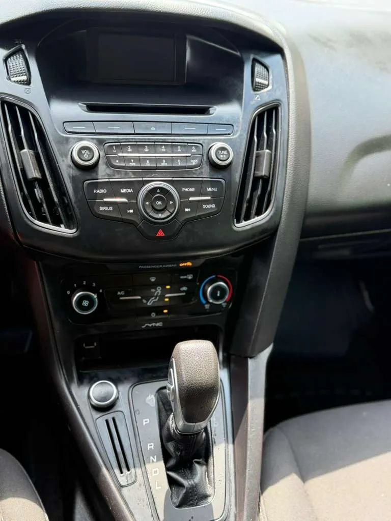 Used 2017 Ford Focus SE FWD image 12