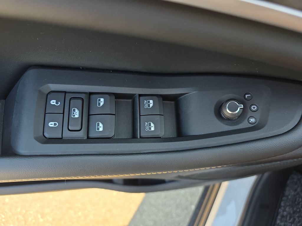 New 2026 Jeep Grand Cherokee L Limited AWD/4WD image 32