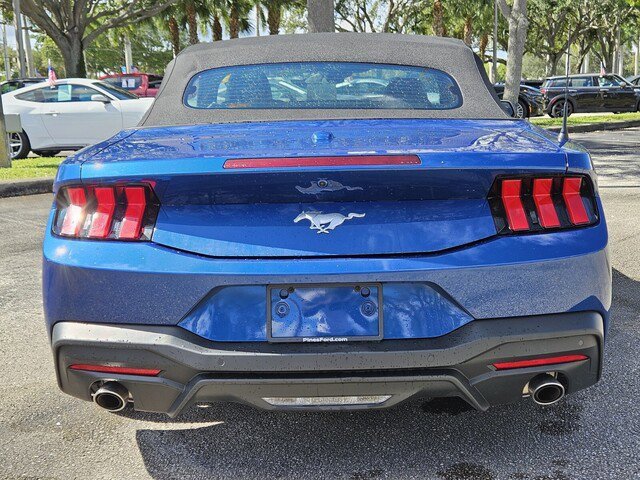 Used 2024 Ford Mustang Convertible image 6