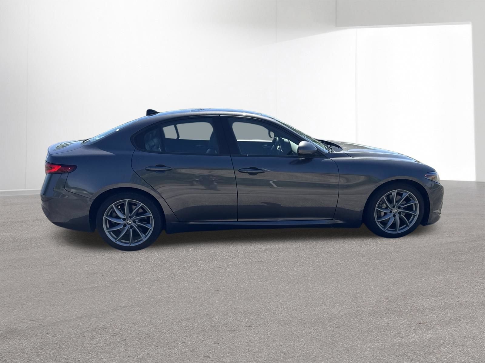 Used 2023 Alfa Romeo Giulia Sprint RWD image 31