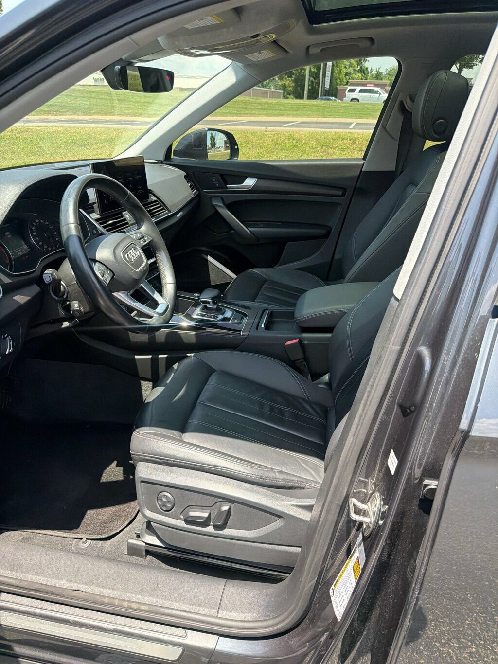 Used 2021 Audi Q5 2.0T Premium w/ Convenience Package AWD/4WD image 9