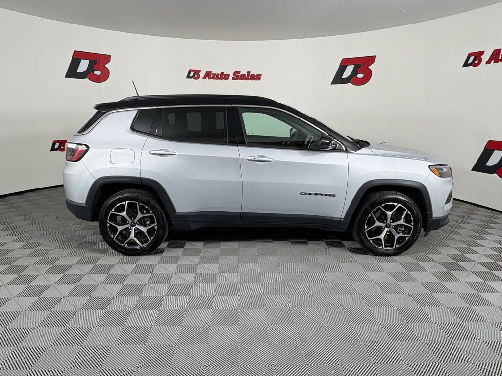 Used 2025 Jeep Compass Limited AWD/4WD image 8
