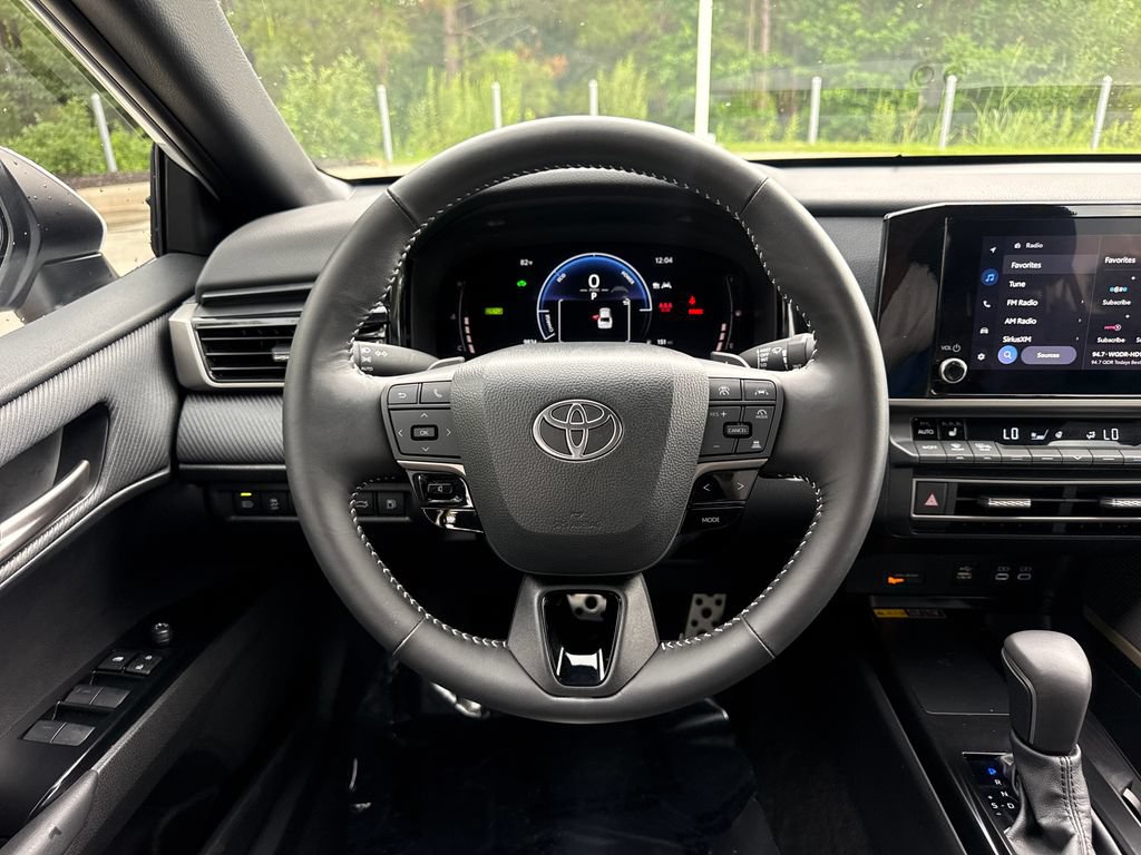 Used 2025 Toyota Camry SE w/ Convenience Package FWD image 19