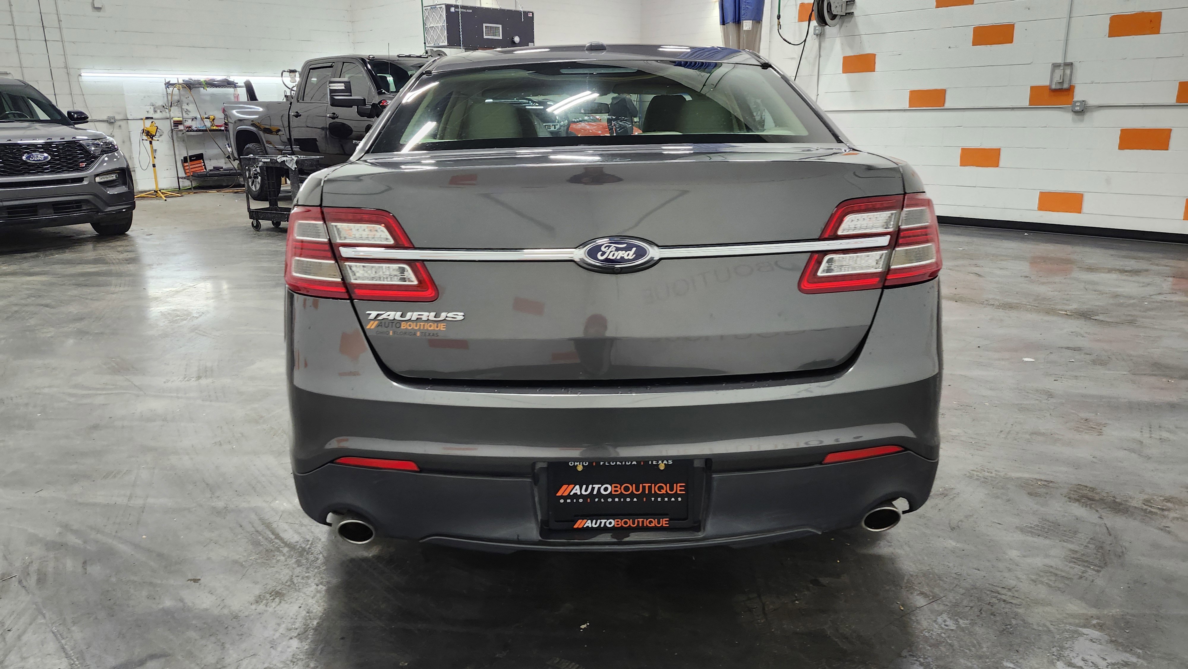 Used 2016 Ford Taurus SE image 14