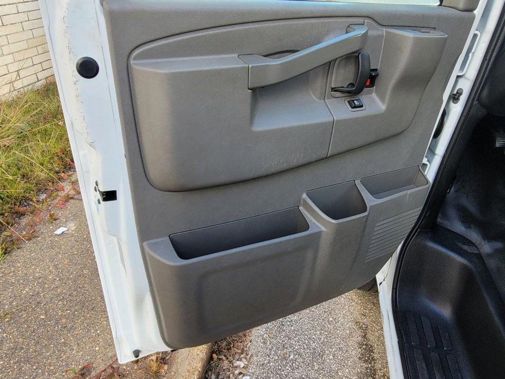 Used 2020 Chevrolet Express 2500 LS w/ Driver Convenience Package image 27