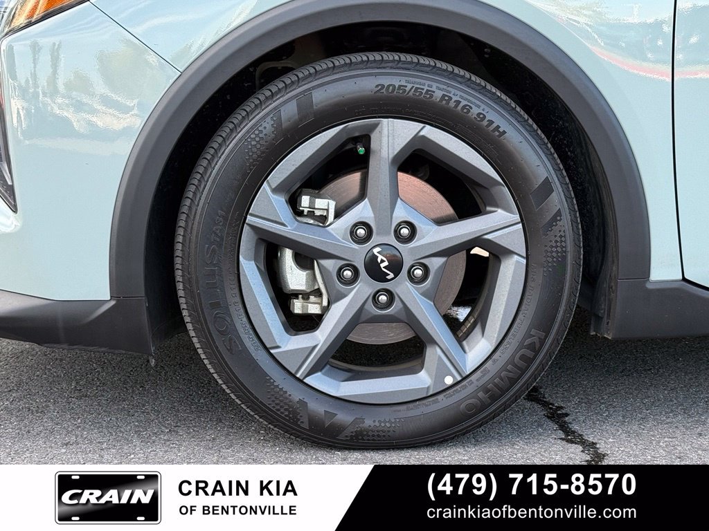 Certified 2025 Kia K4 FWD image 33