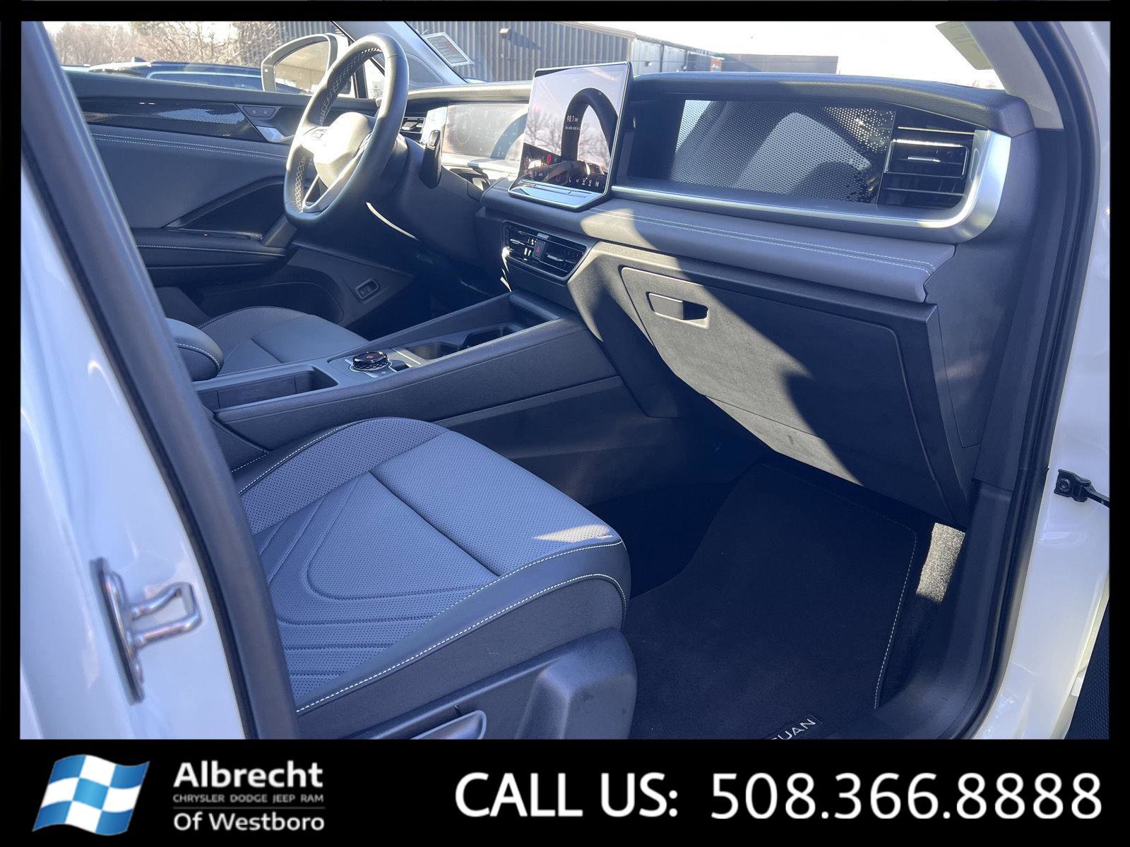 Used 2025 Volkswagen Tiguan SE image 20