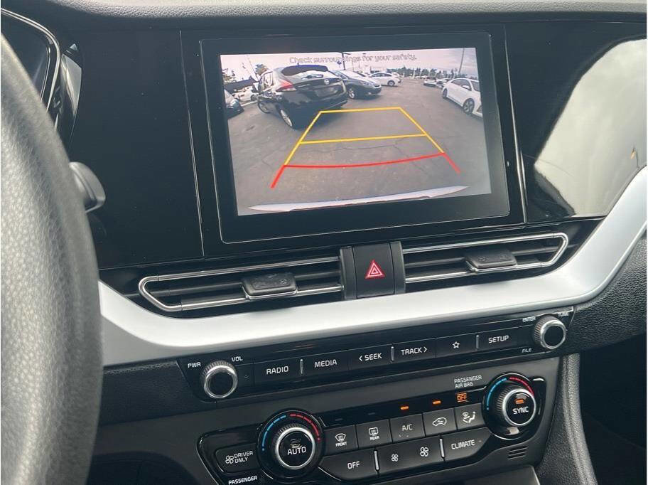 Used 2021 Kia Niro LX image 26