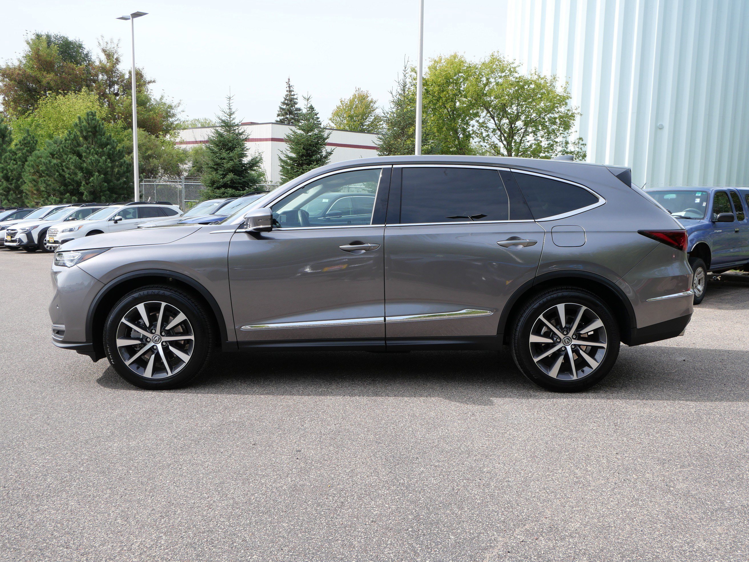 Certified 2026 Acura MDX w/ Technology Package AWD/4WD image 4
