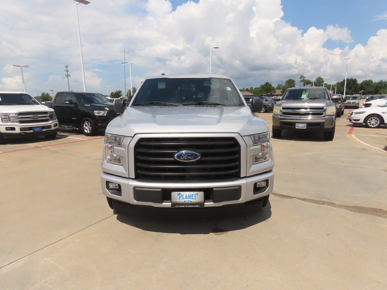 Used 2017 Ford F150 XLT w/ Equipment Group 302A Luxury RWD image 5