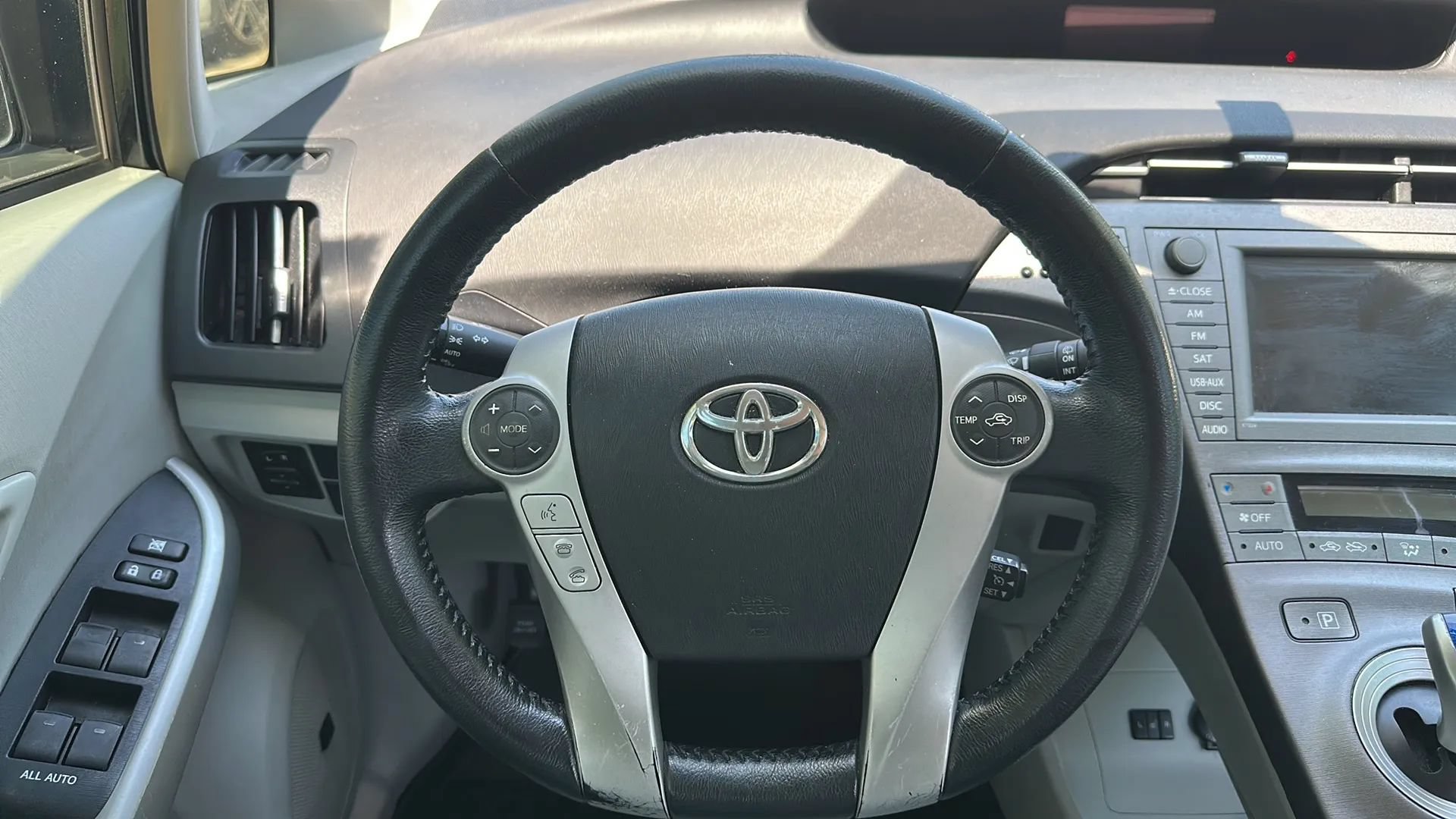 Used 2014 Toyota Prius Four w/ Solar Roof Package FWD image 31