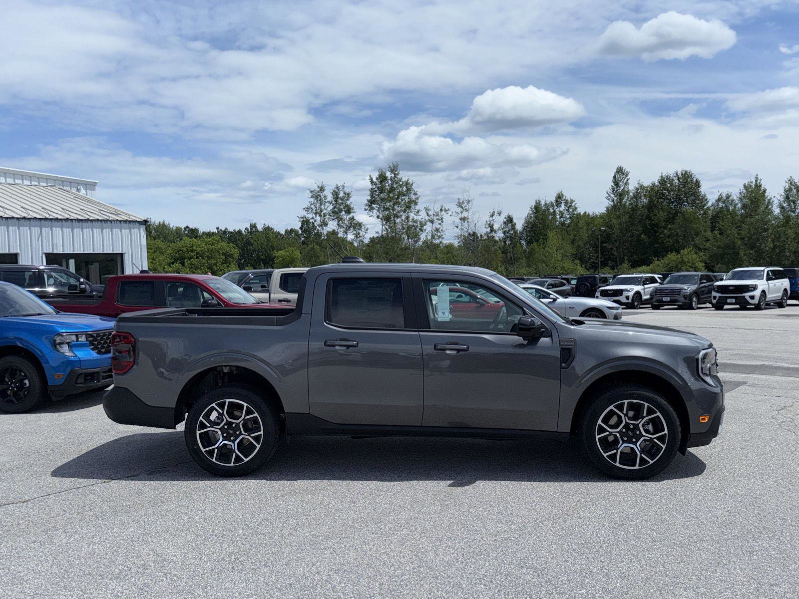 New 2025 Ford Maverick Lariat w/ 4K Tow Package image 4