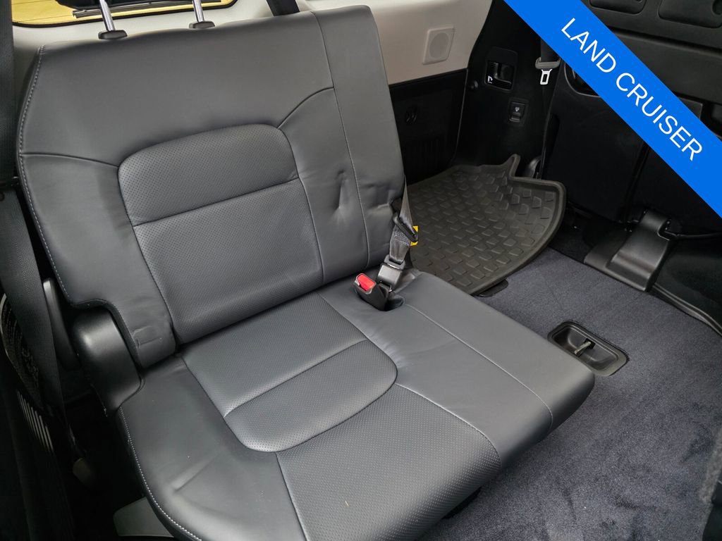 Used 2018 Toyota Land Cruiser image 27