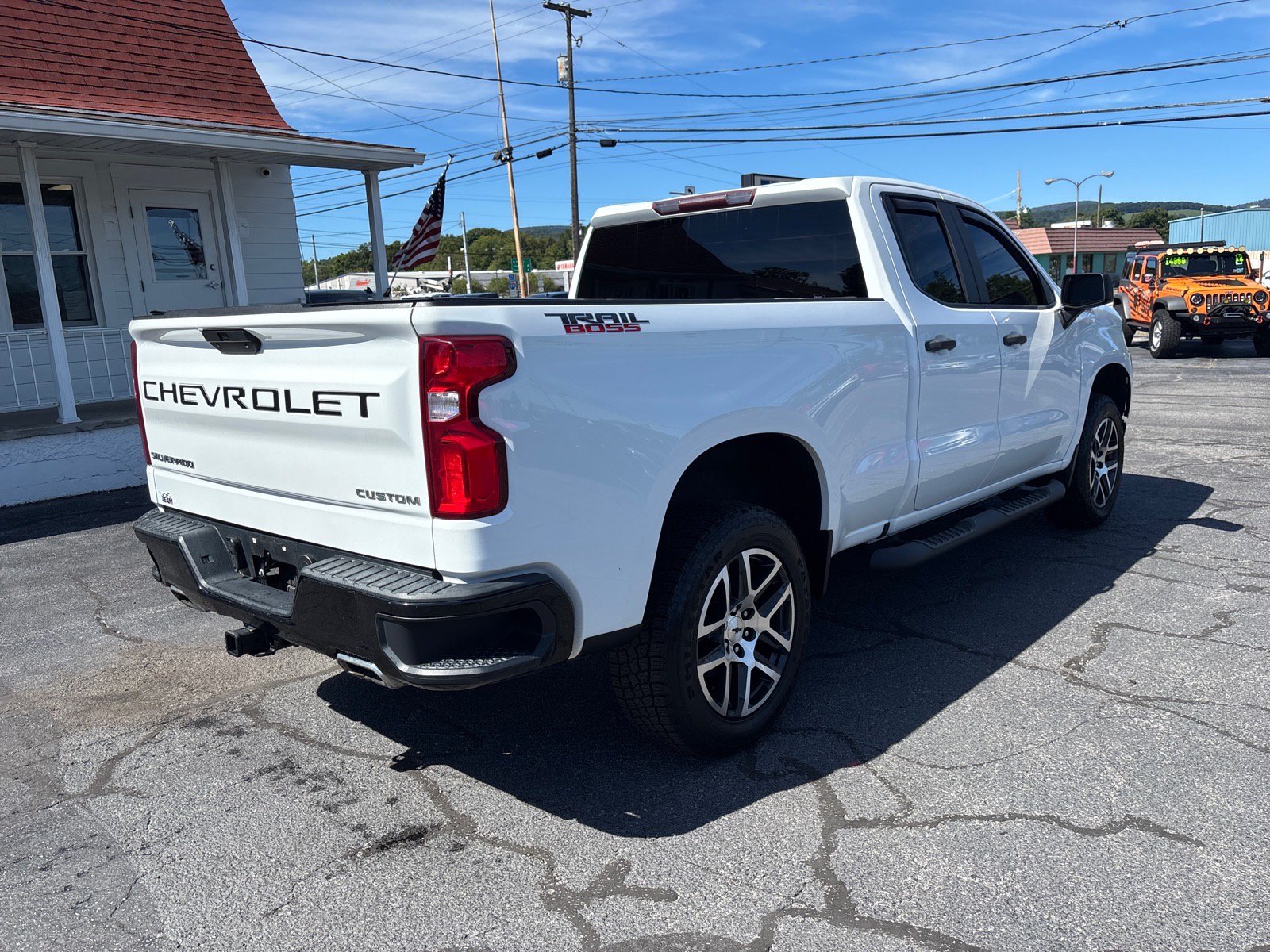 Used 2019 Chevrolet Silverado 1500 Custom Trail Boss w/ Custom Convenience Package AWD/4WD image 7