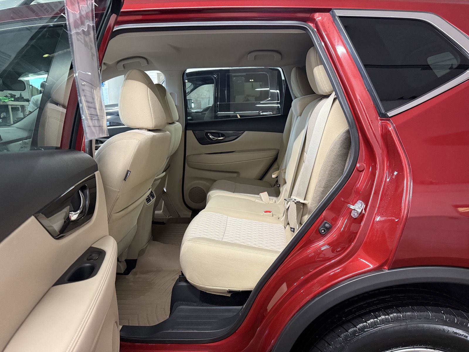 Used 2019 Nissan Rogue SV image 20