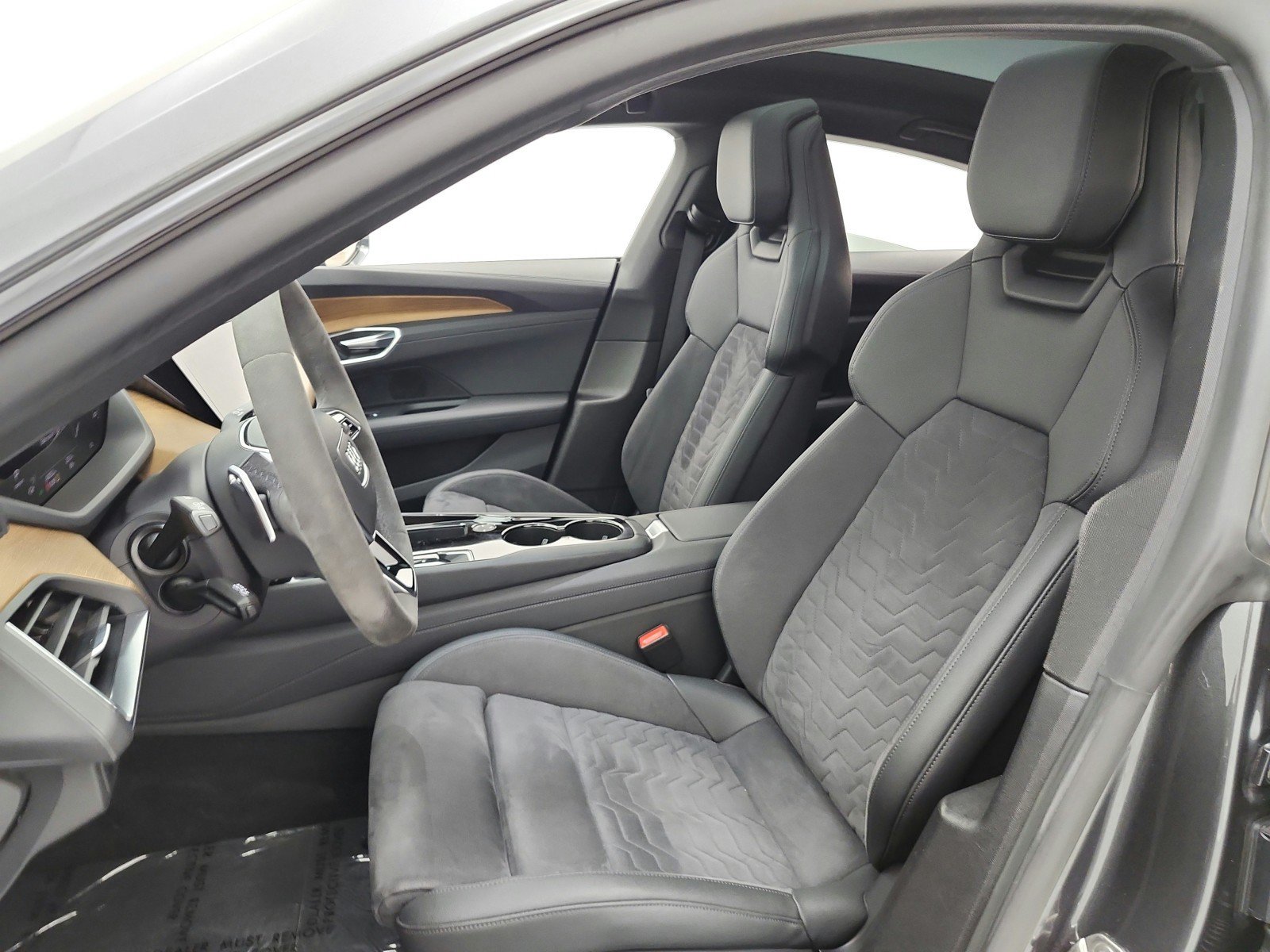 Used 2023 Audi e-tron GT Premium Plus AWD/4WD image 15