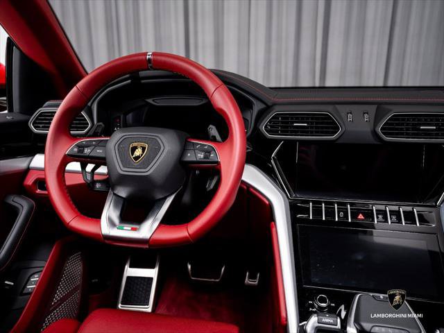 Used 2024 Lamborghini Urus S AWD/4WD image 32