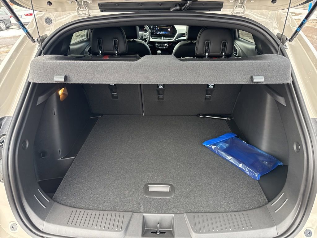 Used 2026 Chevrolet Trax RS w/ Sunroof Package image 34