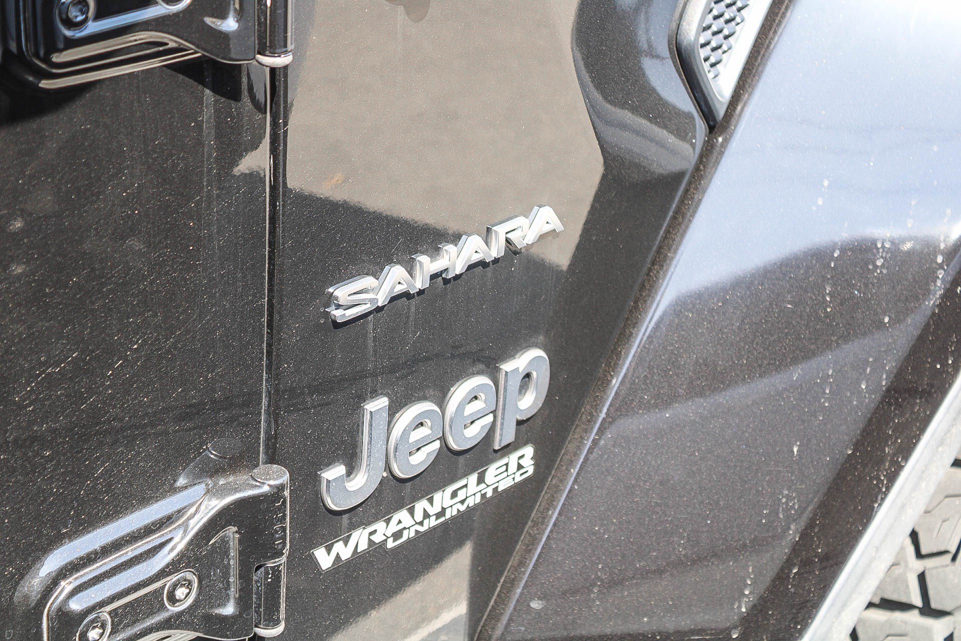 Used 2019 Jeep Wrangler Unlimited Sahara AWD/4WD image 15
