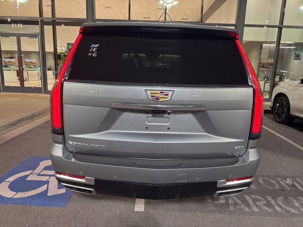 Used 2025 Cadillac Escalade Premium Luxury image 6