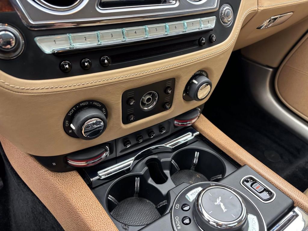 Used 2014 Rolls-Royce Wraith image 25