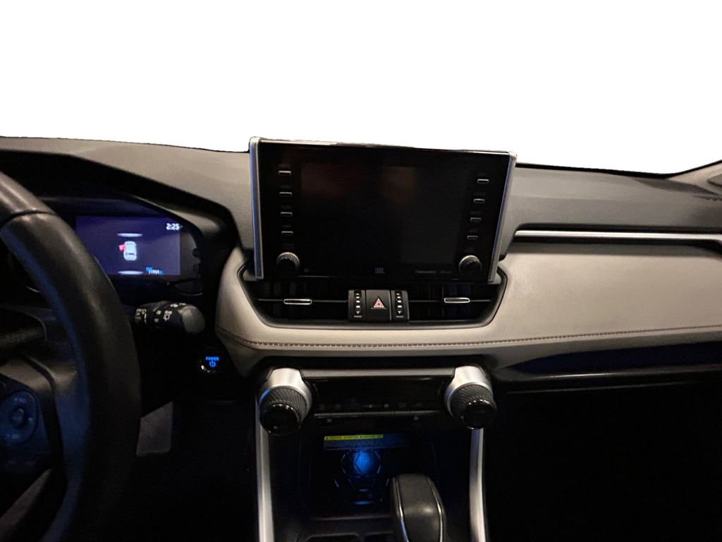 Used 2021 Toyota RAV4 Limited image 10