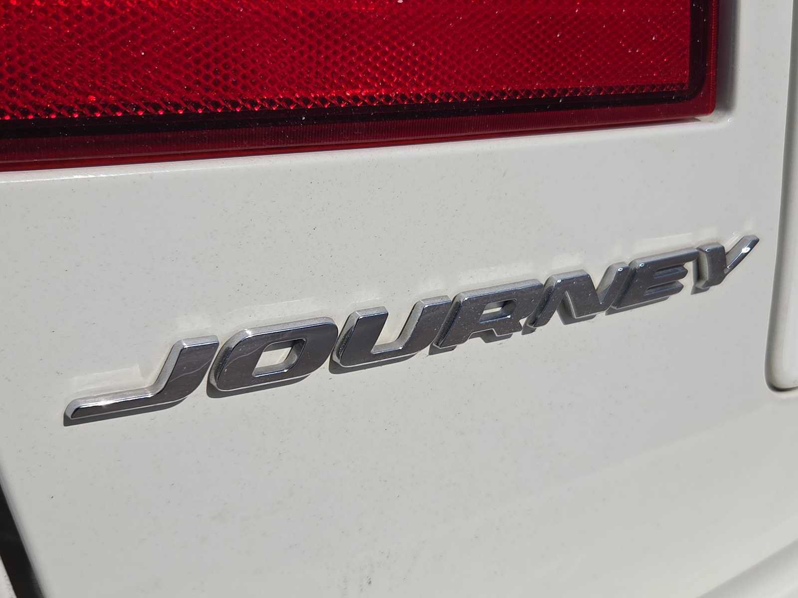 Used 2019 Dodge Journey SE FWD image 11