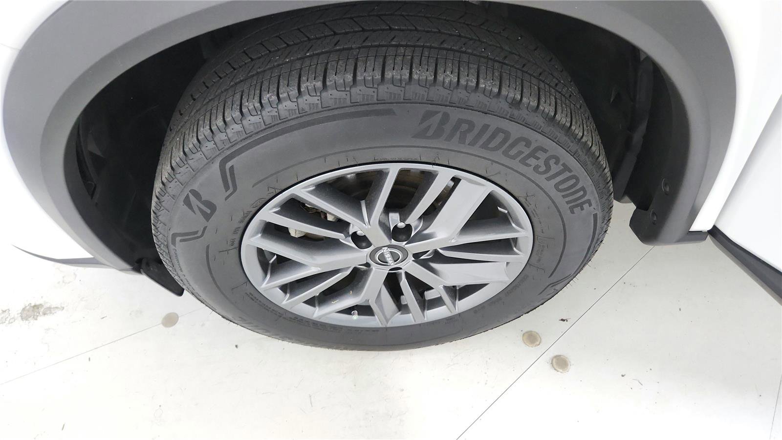 Used 2024 Nissan Rogue S FWD image 27