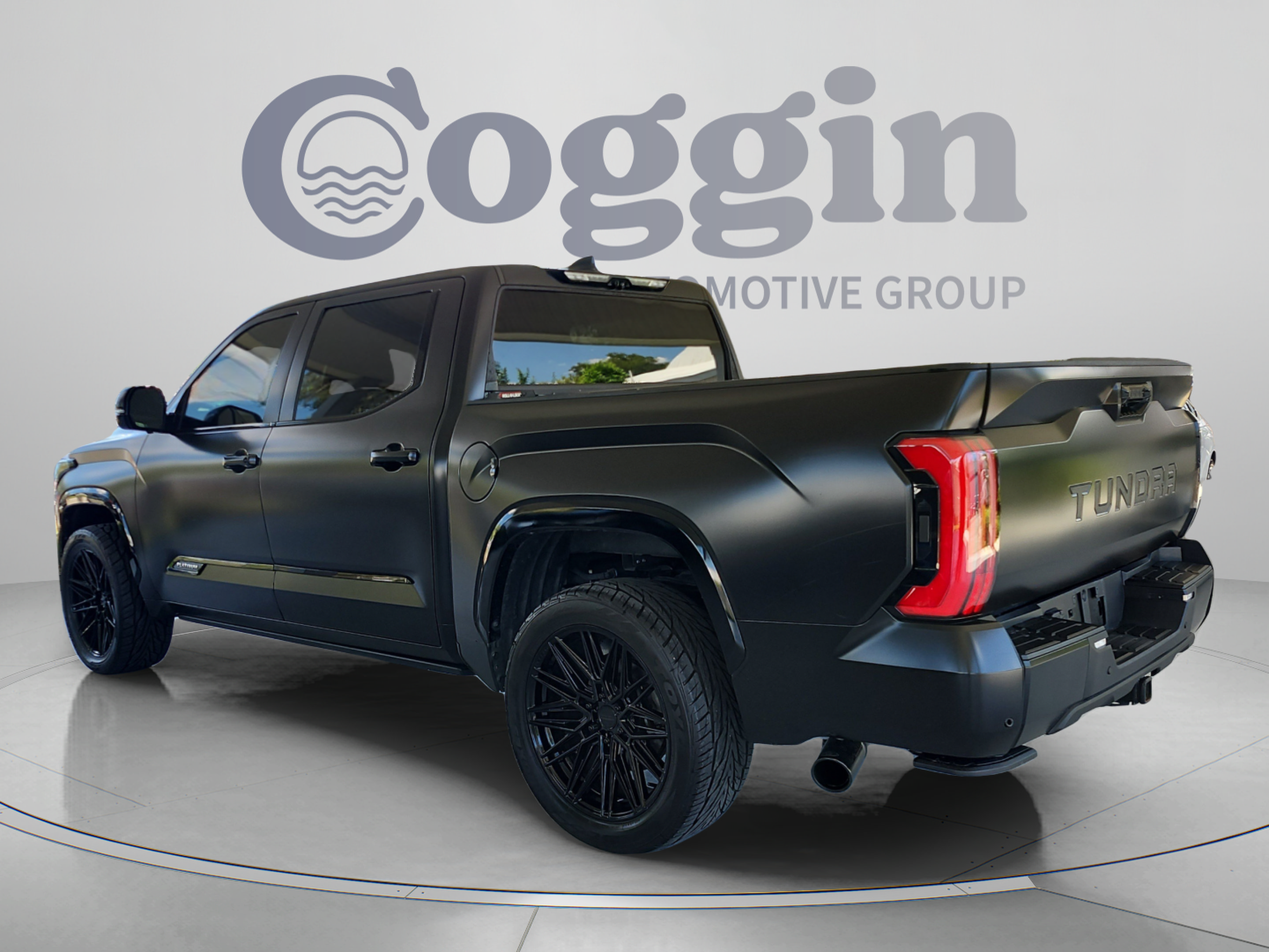 Used 2023 Toyota Tundra Platinum AWD/4WD image 3