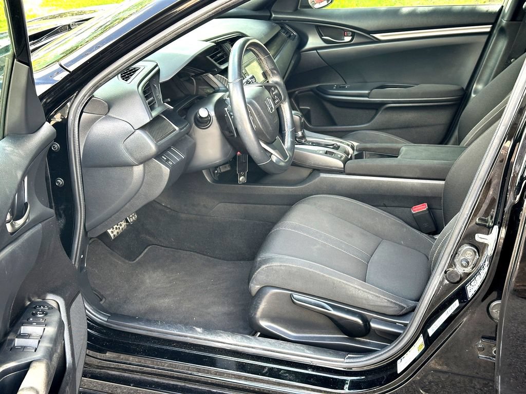 Used 2018 Honda Civic Sport image 11