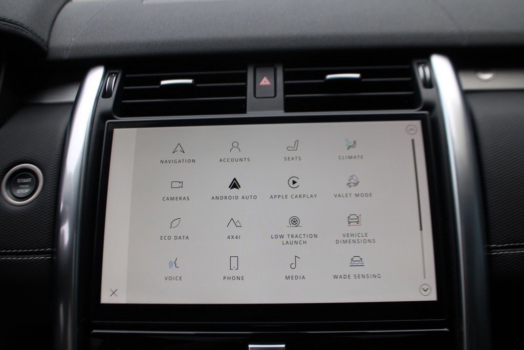 Certified 2024 Land Rover Discovery Dynamic SE image 18