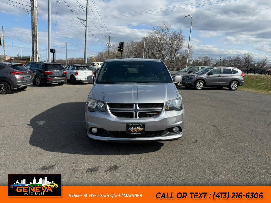 Used 2016 Dodge Grand Caravan R/T image 2
