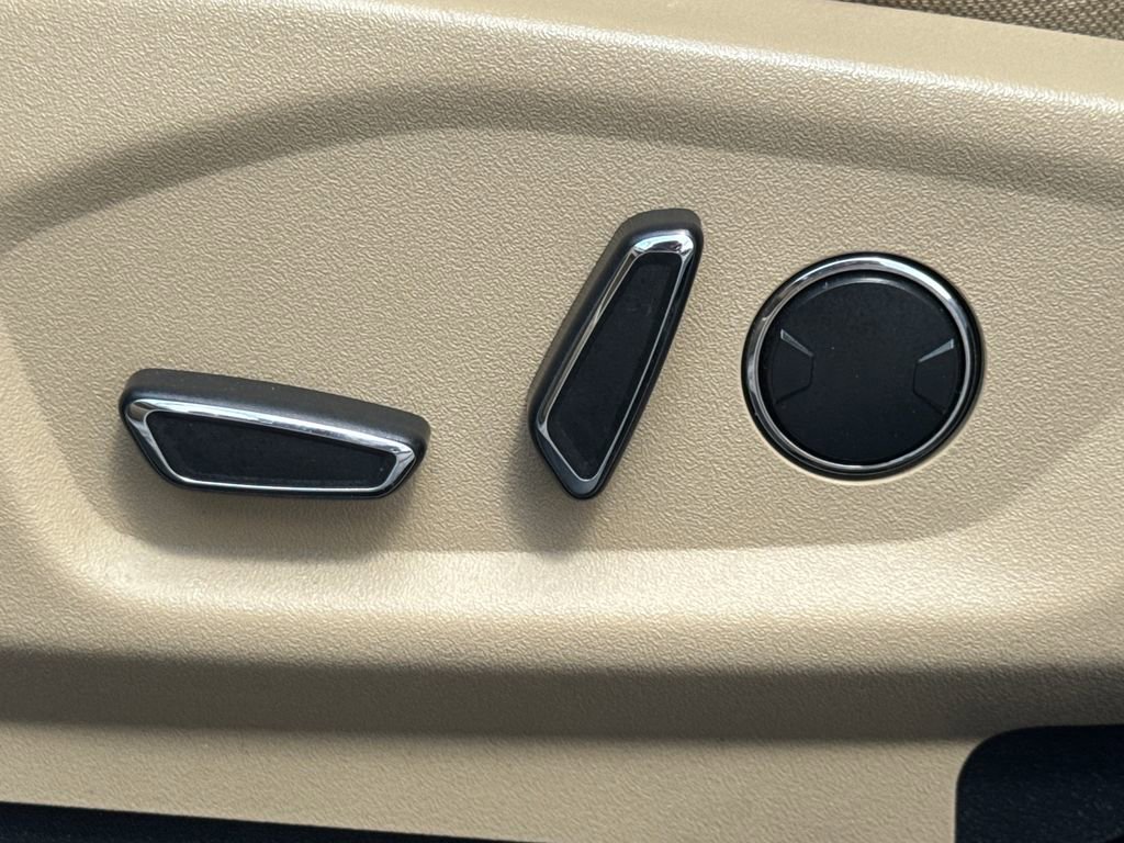 Used 2016 Ford Explorer XLT w/ Equipment Group 201A image 32