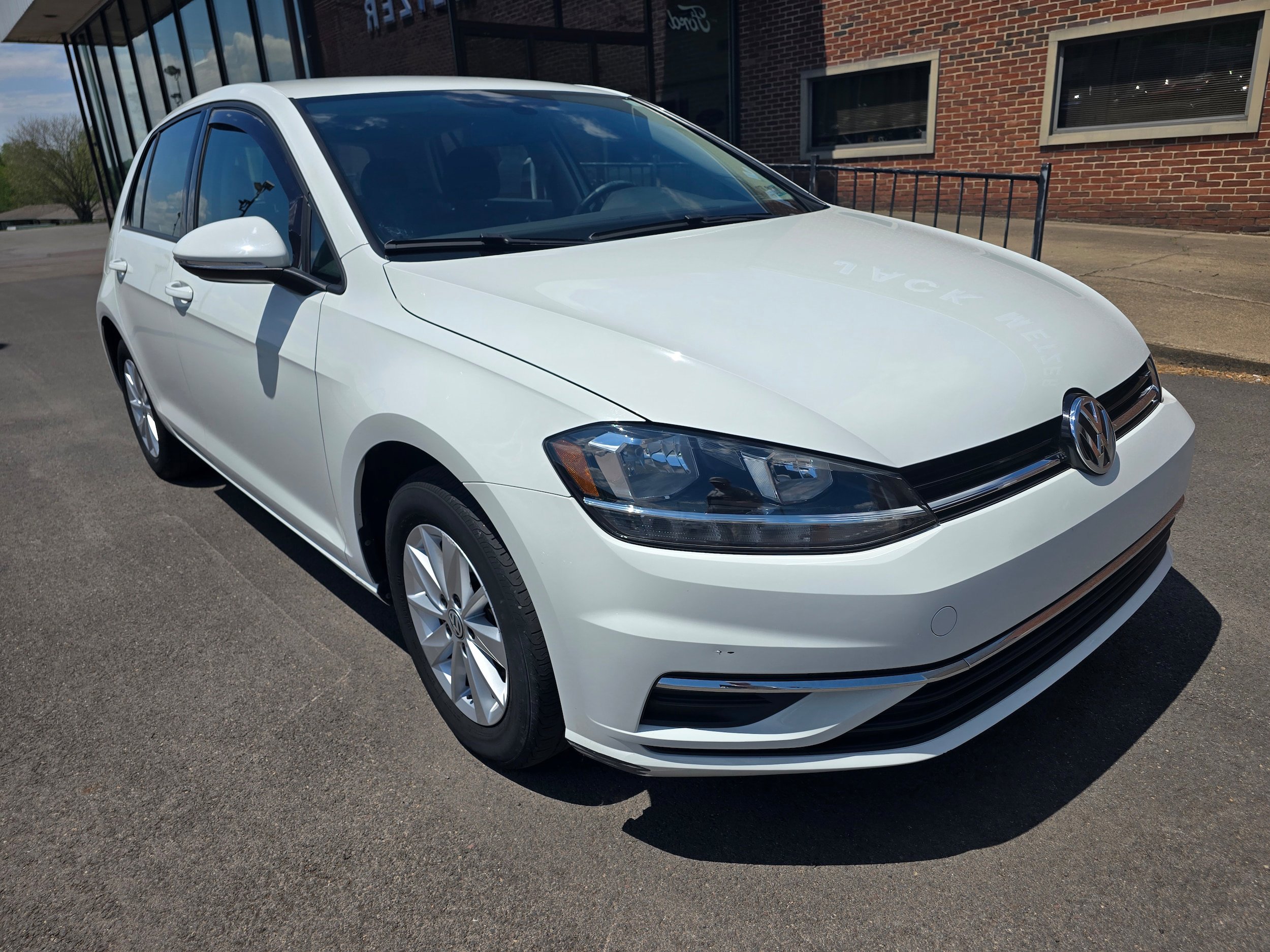 Used 2018 Volkswagen Golf SE FWD image 1