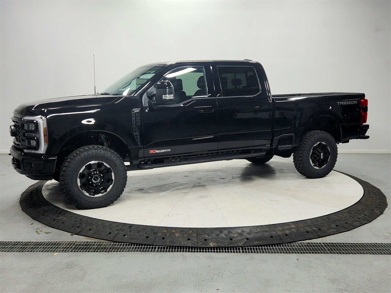 New 2026 Ford F250 Lariat image 3