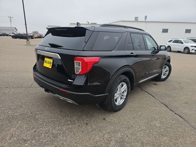 Used 2020 Ford Explorer XLT w/ Equipment Group 202A image 5