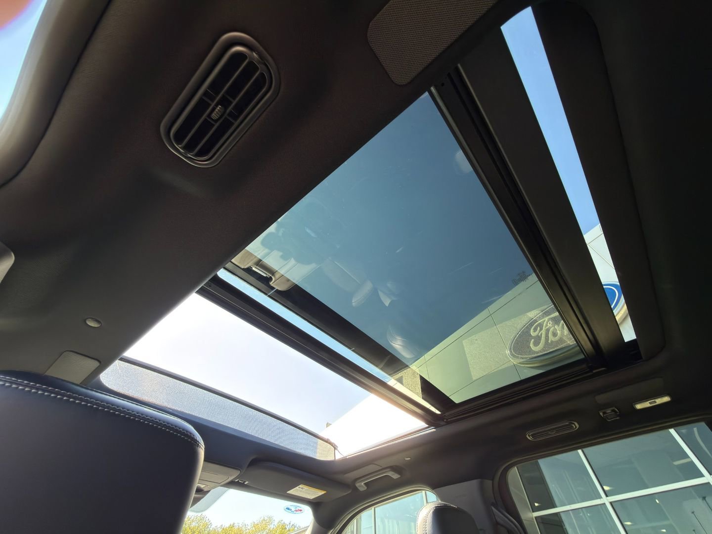 New 2025 Ford Expedition Max Platinum w/ Stealth Performance Package image 24