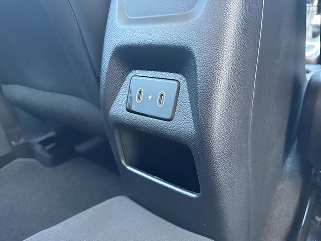 Used 2024 Hyundai Venue Limited image 39