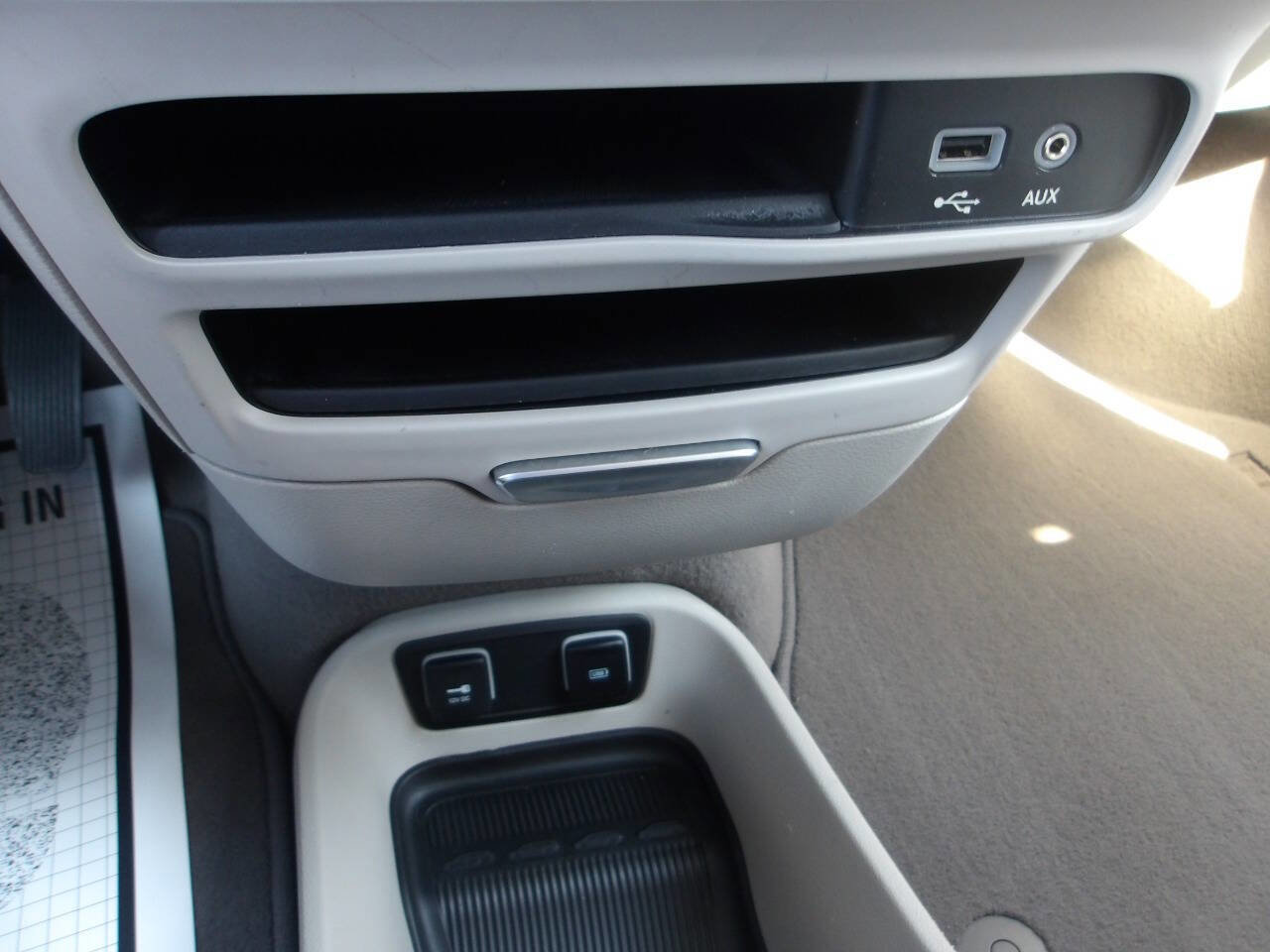 Used 2017 Chrysler Pacifica Touring-L FWD image 15