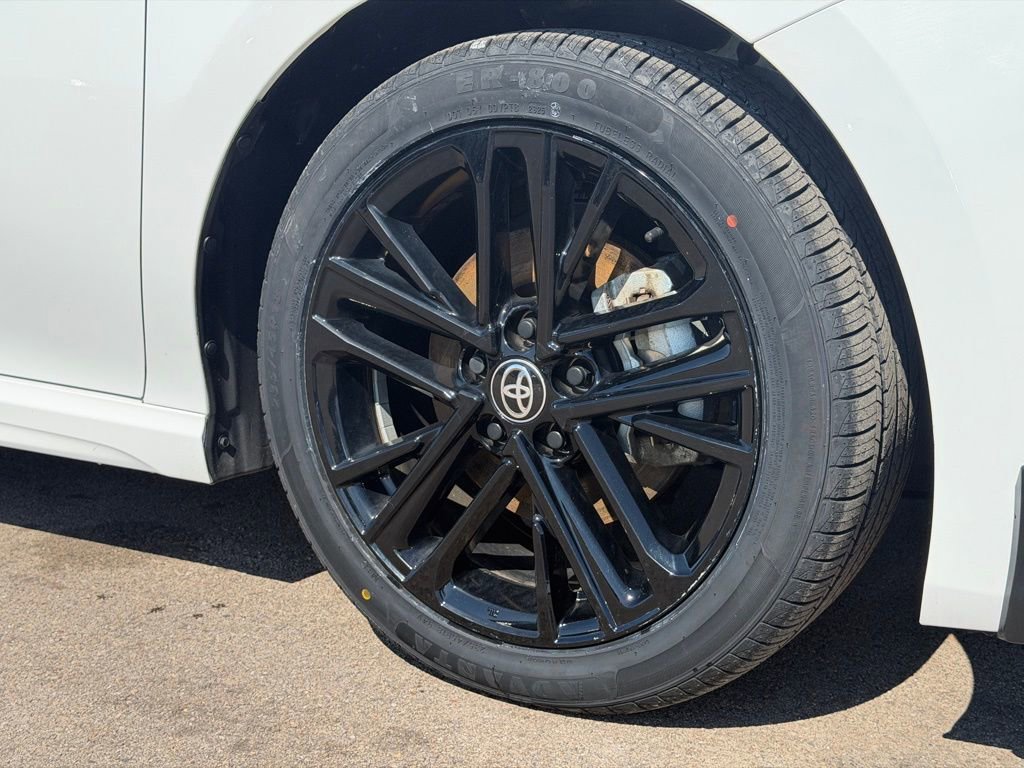 Used 2025 Toyota Camry SE image 27